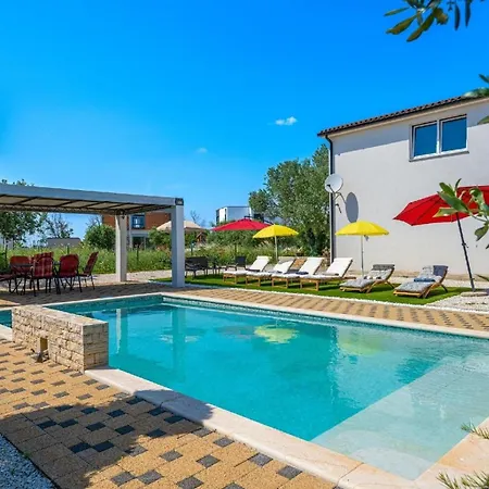 Tiffany Holiday home Galizana